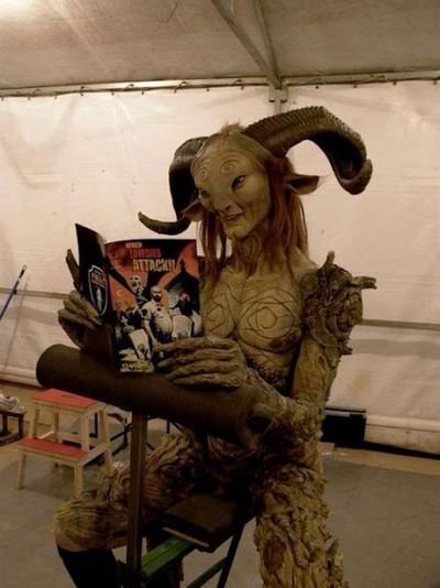 frankvnstein's tweet photo. Pan's Labyrinth (2006) dir. Guillermo del Toro ☆ behind the scenes https://t.co/9N1yVIf5vo