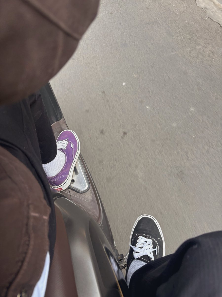 young4ndfree's tweet photo. coming home from work in Vans https://t.co/hQuka6RzCK