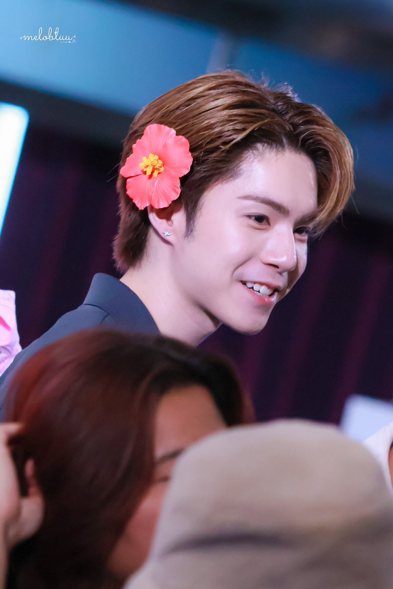 _melobluu's tweet photo. 260726 | “ดอกไม้แดงน่ารักเชียว” 😳🌺

#คืนนี้ที่สามเป็นของเธอ 
• — •
@jj_rcp 
ε #jj_rcp • #NETJJ з https://t.co/BLSn5ugeF5