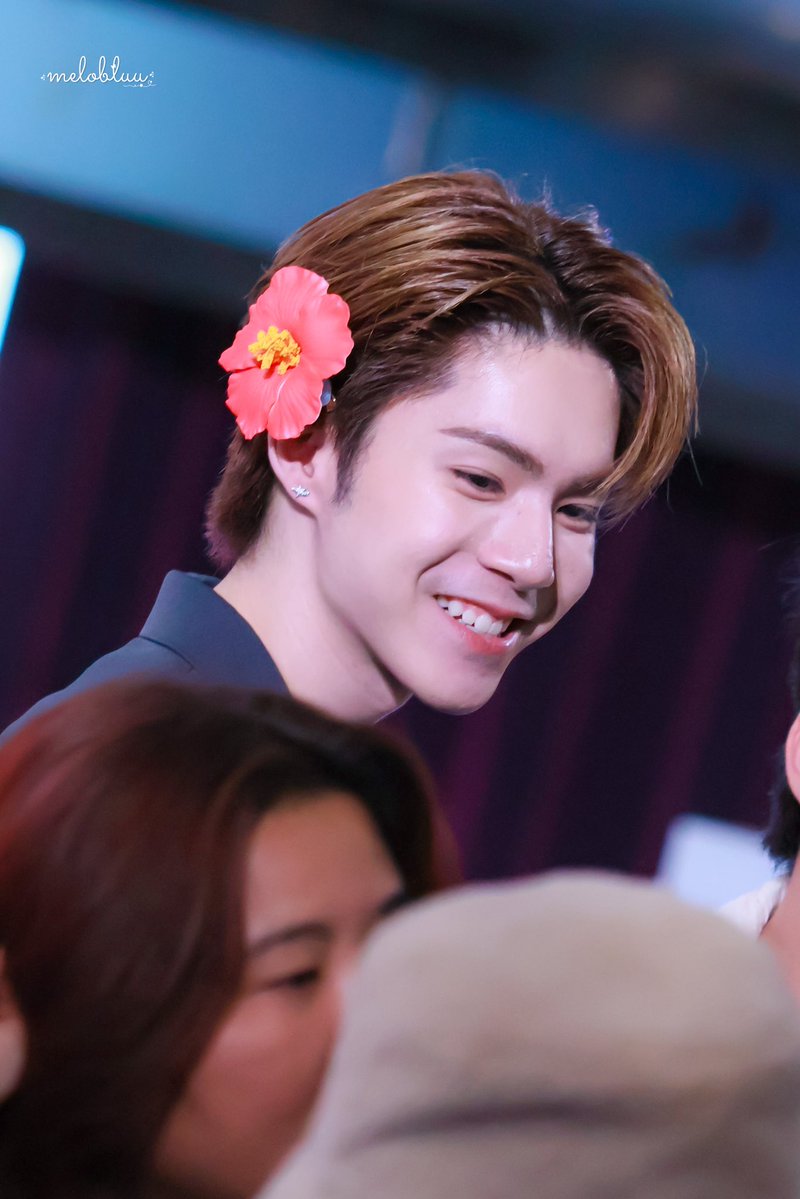 _melobluu's tweet photo. 260726 | “ดอกไม้แดงน่ารักเชียว” 😳🌺

#คืนนี้ที่สามเป็นของเธอ 
• — •
@jj_rcp 
ε #jj_rcp • #NETJJ з https://t.co/BLSn5ugeF5