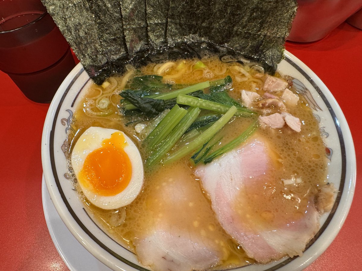 gorinashi4881's tweet photo. 船場家　鶴橋

上ラーメン　麺硬め

昼メシおそくなったから、トッピング無し

優しい家系ラーメン❗️

誰でも食べれる〜😊😋 https://t.co/NttCgrM6Qj