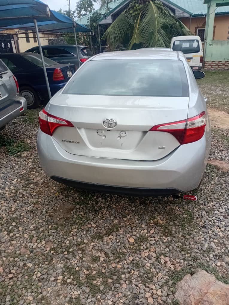 amasarhene's tweet photo. Nissan Sentra 2017 model 
175,000 cedis 

Toyota Corolla 2016 model 
185,000 cedis 

Call or WhatsApp me on 024 953 2289 or 0552251699 https://t.co/gi76ISqZmX