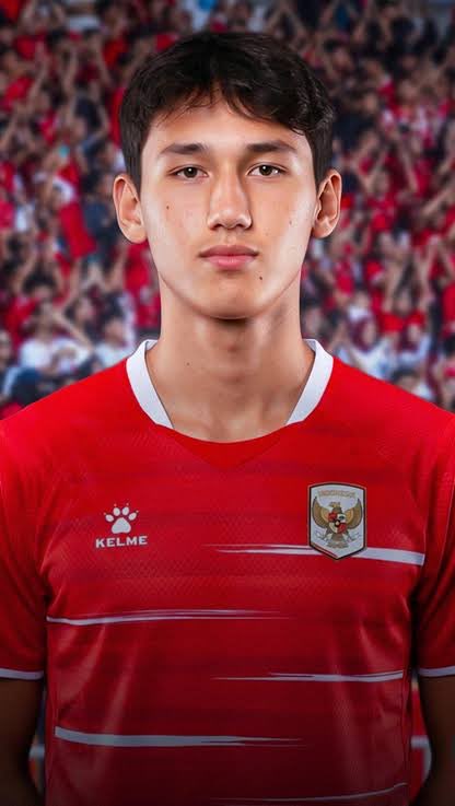 JakzRedss's tweet photo. Penampilan Mitchel Bakker adalah penampilan yang kita harapkan kepada Mauro Zijlstra 😂 #TimnasDay https://t.co/cQhfEEcBmy
