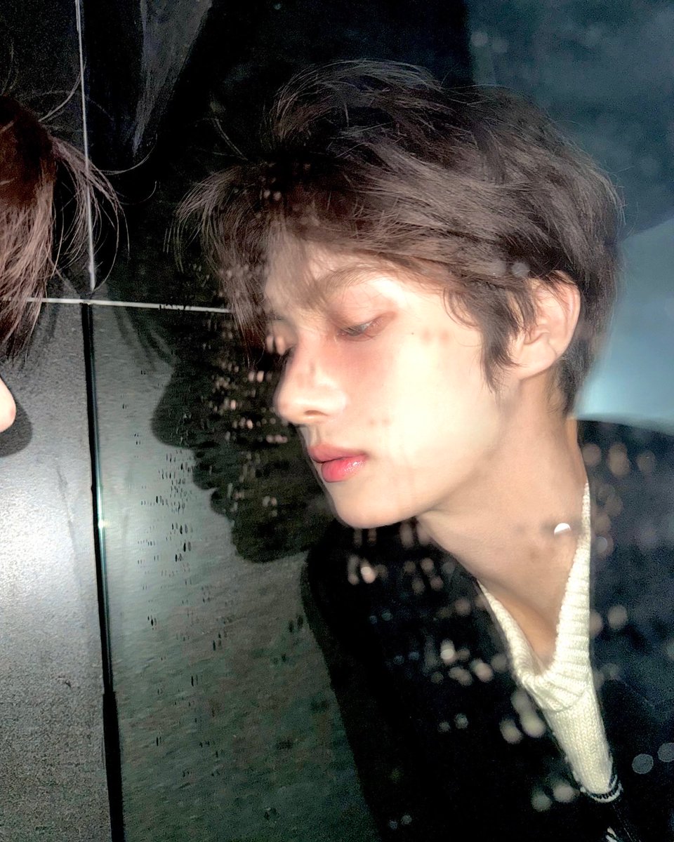 cchunnnuhcc's tweet photo. 의외로 혼혈인 아이돌

투어스 영재
할머니가 프랑스인으로 쿼터 혼혈(1/4)임.

프랑스어 이름은
Vevirnze Dirlsaine Aurélune Somiéré
베비른제 디를세인 오렐룬 소미에레

영재 본인이 언급하는걸 싫어해서 팬들은 영재가 혼혈인 사실을 다들 쉬쉬함.
늦덕인 사람들은 모르는 사람 많음. https://t.co/p0xGksSbVx
