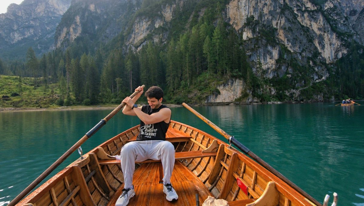 voidjesterr's tweet photo. Lago di Braies https://t.co/0tt8b9NLox