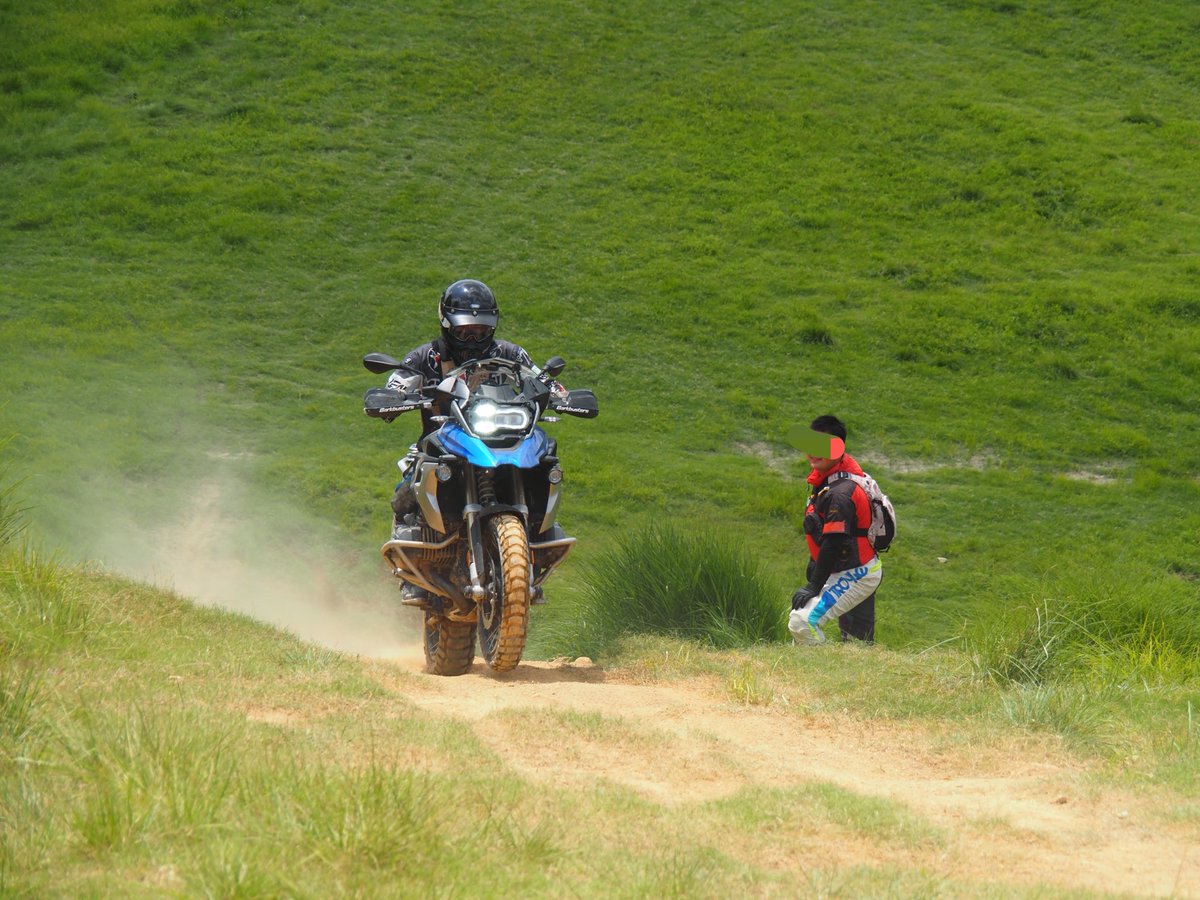 Beer_loverman's tweet photo. 初心者も歓迎してくれるし、経験者から色々と教えてもらえるし、バイクも貸してもらえるし、いい感じの写真も撮ってもらえるしオフオフ会はいいぞ！
#オフオフ会 https://t.co/CHOGI8np5W