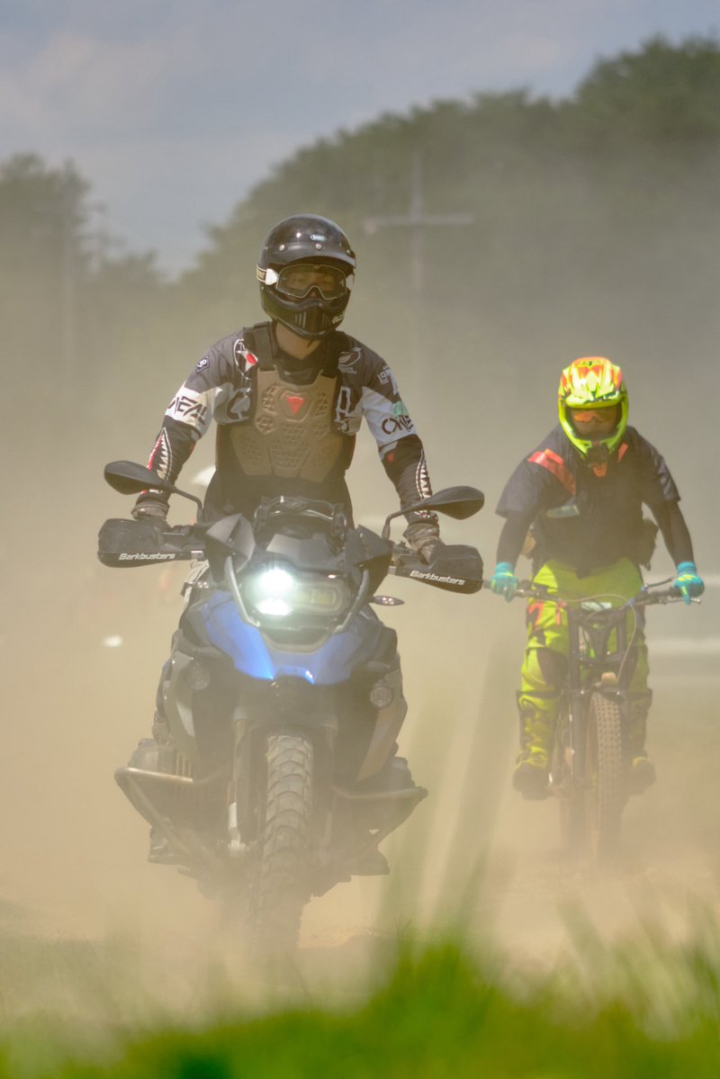 Beer_loverman's tweet photo. 初心者も歓迎してくれるし、経験者から色々と教えてもらえるし、バイクも貸してもらえるし、いい感じの写真も撮ってもらえるしオフオフ会はいいぞ！
#オフオフ会 https://t.co/CHOGI8np5W