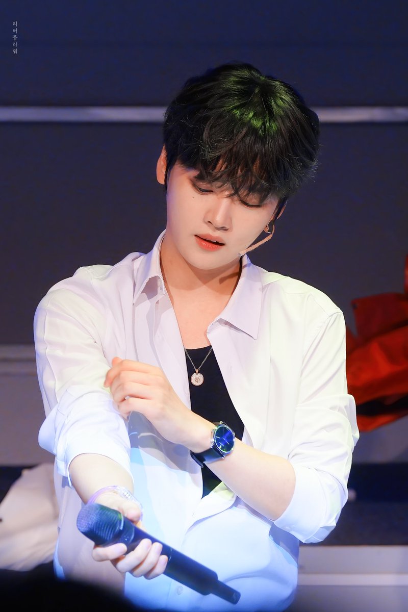 riverflower1201's tweet photo. 260725 뮤지컬 6시퇴근 커튼콜
#위아이 #WEi #강석화 #KANGSEOKHWA https://t.co/a6cnmNrFBp