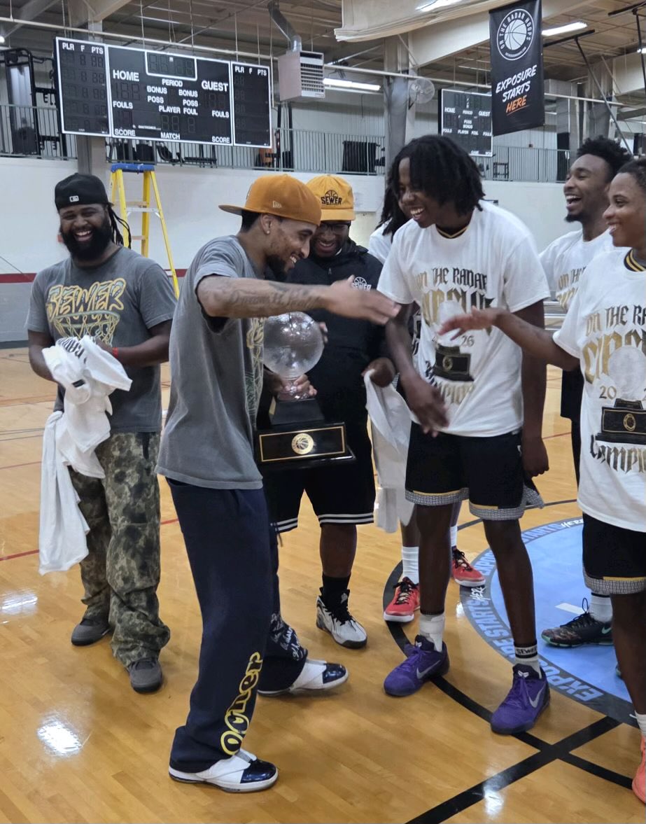 RomanAv3ry's tweet photo. CHAMPIONS!!!! 🏆🔥😤

All glory to God! 🙏🏾

We finished what we came to do!!! 2026 On The Radar 17U Final Run Champions!!!

This one means a little more because not everyone believed. Through every obstacle, every doubt, and every challenge, we stayed 10 toes down and kept working.

The work always speaks louder than the noise.

Grateful for my teammates, my coaches, and everyone who believed in me when it wasn’t easy. This is only the beginning. 💯

#Blessed #OTR #Champions #Stay10ToesDown