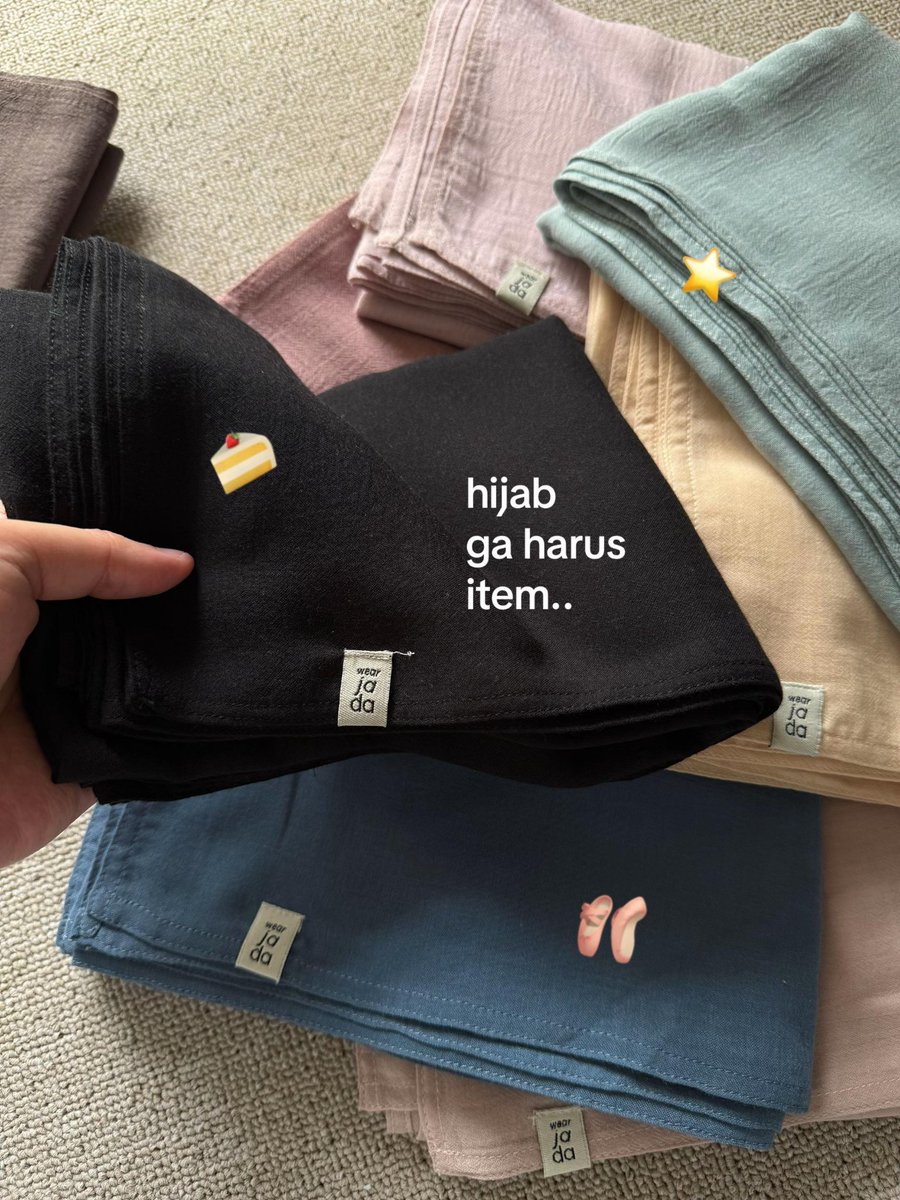 akunhida's tweet photo. GIRLS KALIAN SETUJUA SAMA KALIMAT INI NGGAK⁉️
atau tim yang lebih nyaman pake si "item" sampe punya 5 lusin? https://t.co/TNHbJd32cX