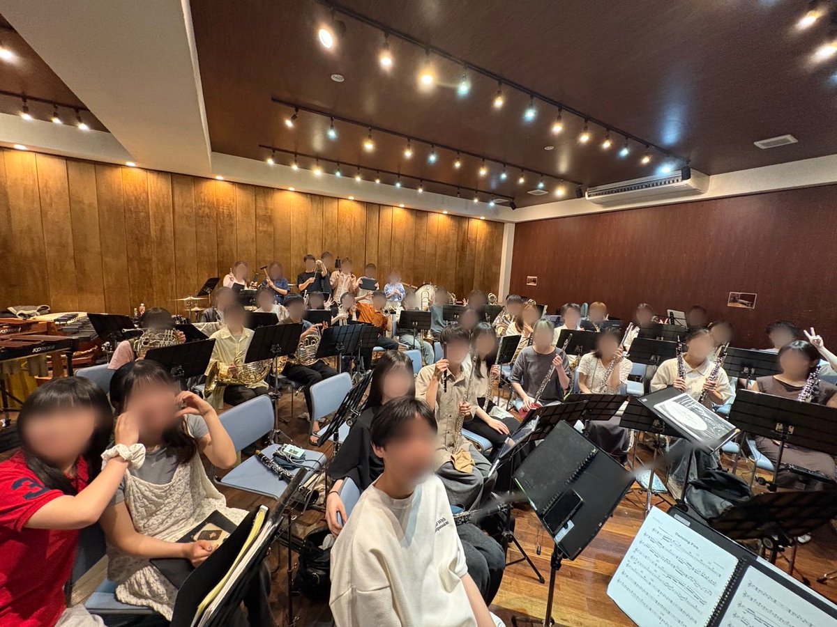 runway_wo's tweet photo. Runway Wind  Orchestraです！
昨日は4回目の練習でした☀️

RWOでは毎年アルフレッド・リードの作品を扱っているのですが、今年は王道中の王道「アルメニアンダンス・パートⅠ」を演奏します！
名曲の美旋律と向き合えるのもRWOの魅力ですね😌

プログラムはぜひ固定ポストからチェックしてください👀 https://t.co/BI9Li2e0BO