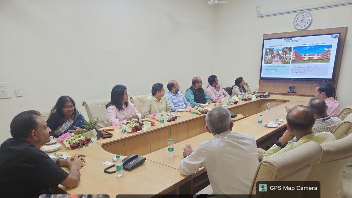 STPINoida's tweet photo. Director, #STPI Noida, met with Dr. Rajendra Dobhal, VC, @SRHUniversity Dehradun, to explore collaboration in innovation, emerging technologies, and startups. Looking forward to a strong partnership. #Innovation #Startups @arvindtw @VandanaSTPI https://t.co/o5HyT1FwgQ
