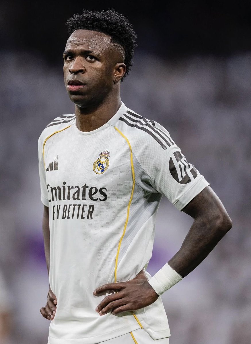 maldiidown's tweet photo. 🚨💣 OFICIAL: Se han hecho públicas las EXIGENTES PETICIONES de Vinicius para renovar con el Madrid

- “Untumulu maturu”

- “Uga Uga mabulu”

El Madrid reitera que no entienden que coño dice https://t.co/fgRk6lzdN6