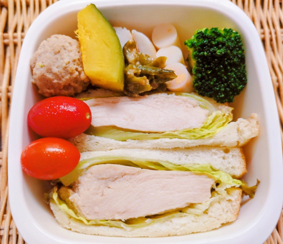 YucaIcloud's tweet photo. パンとご飯、やっぱりどっちも好き。
#お弁当 https://t.co/NydLeKc8YH