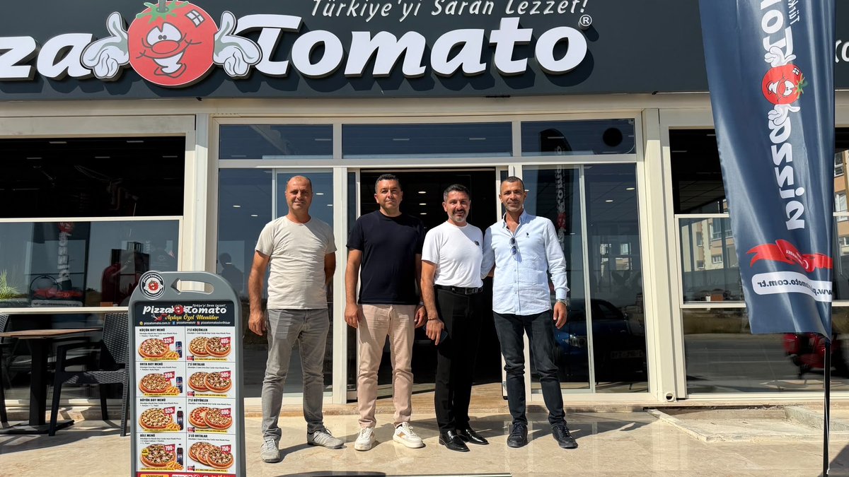 HamidYuzugullu's tweet photo. Bugün, #Sivrihisar’da  hemşehrimiz Cem Altınçanak’ın ilçemize kazandırdığı Pizza Tomato’yu ziyaret ederek hayırlı olsun dileklerimizi ilettik.

İlçemize değer katan, yeni bir nefes olan her yatırım bizleri mutlu ediyor. Emekle, cesaretle ve umutla atılan her adımın yanında olmaya devam edeceğiz. 
Bu güzel girişimi ve misafirperverliği dolayısıyla Cem kardeşimize teşekkür ediyor, yeni işletmesinin kendisi ve ilçemiz için hayırlara vesile olmasını temenni ediyorum.

Rabbim kazancını bereketli, işlerini hayırlı eylesin. Pizza Tomato’nun ilçemize ve tüm hemşehrilerimize hayırlı olmasını diliyor, bol ve bereketli kazançlar diliyorum.
#HamidYüzügüllü