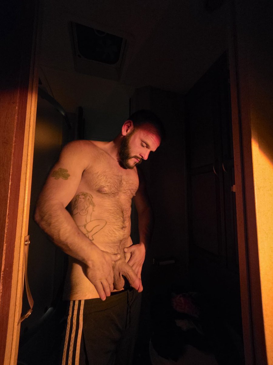 Listentodaddy36's tweet photo. Cock by moonlight 😉 😈 
#daddy #handsome #musclebdsm #muscleshot #cumtributeِs #thick #moonlight #moonvision #alphaworship #alphamale #contentsellers #onlyfans #flex https://t.co/id26bMvJZs