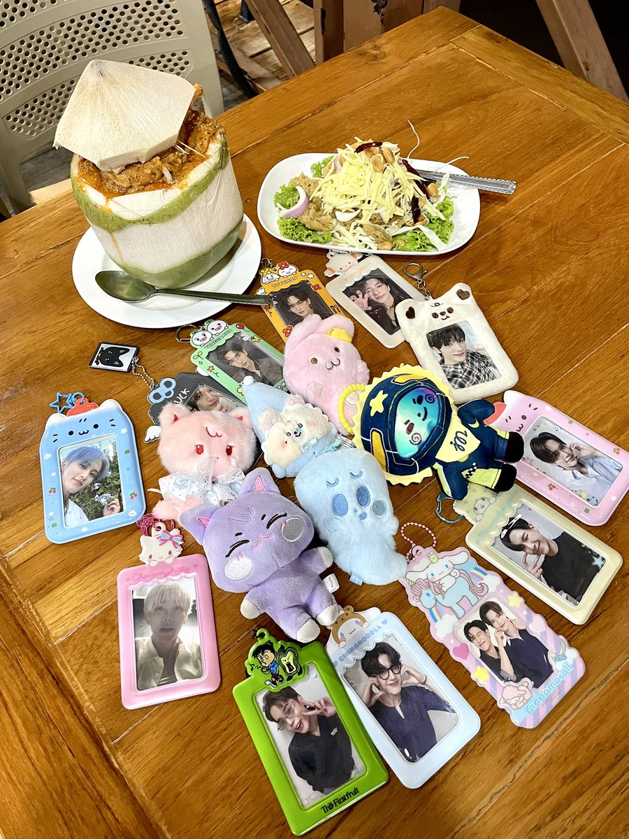 NJUJUMO_'s tweet photo. พาบรรดาพ่อพ่อหลานๆมาสะเดาะเคราะห์💜💚🩵💛💙 https://t.co/DlUIUYwISl