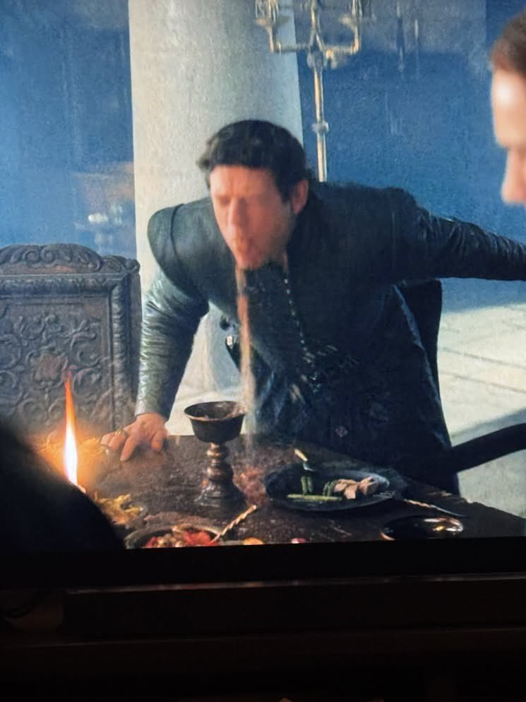 belikegift6's tweet photo. Ormund calling Rhaenyra weak cuz she’s a woman. 
Also Ormund when he smells anything besides his potpourri: https://t.co/W4qRUmi4FQ