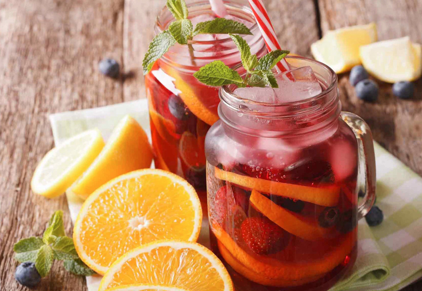 AmongMenMag's tweet photo. A great sangria starts with great wine. Here’s how to make a fresh, fruit-filled pitcher that will become the star of every backyard barbecue and summer gathering:

https://t.co/yBFYWDdg87 https://t.co/lx98jpkzS7