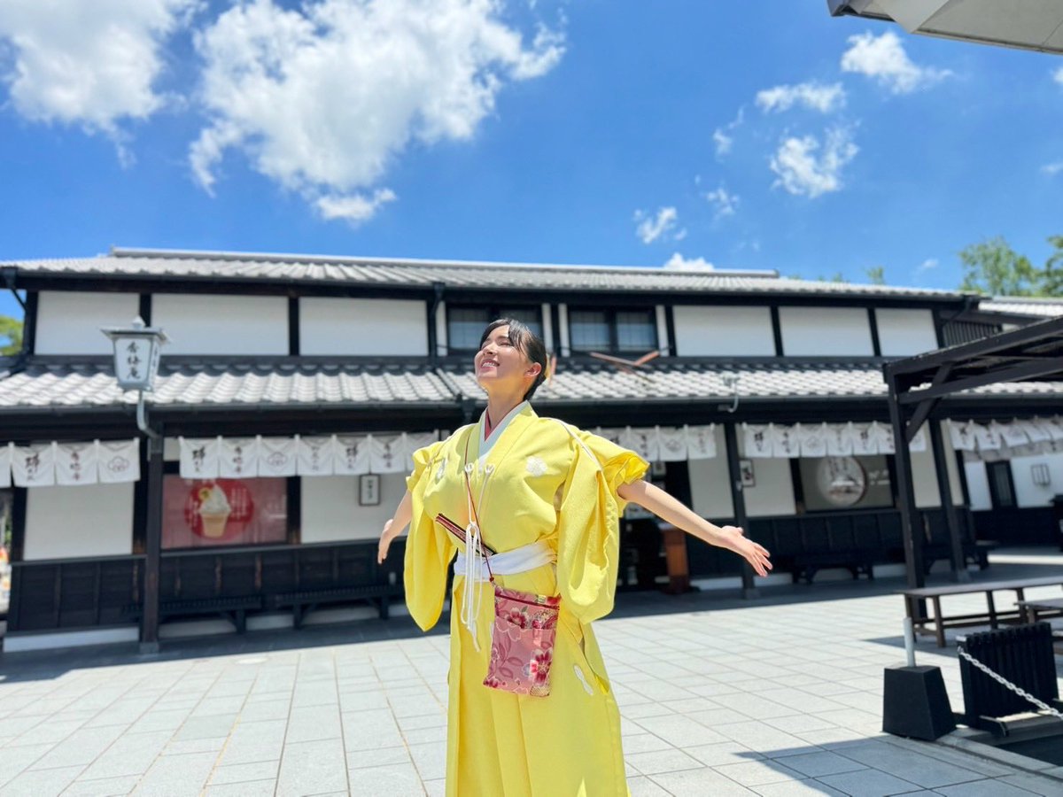kumajyobushotai's tweet photo. #熊本城おもてなし武将隊 #熊城祝14周年 #薪火相伝

本日で、わたくしたち十四周年の節目を迎えました。
YouTubeに投稿いたしました #虎嘯風生 の新動画はご覧いただけましたじゃろうか？

https://t.co/lR1xprYG8k

八名、新章の始動に相応しき、晴れ空の下の力強い演舞となっておりまする。たくさんの御試聴をお願い申し上げまする。

たとえ薪火が絶えようとも、くすぶる種火を大切に次世代へ繋いでゆく。
熊本城の復興が絶える事なく続いてゆきまするよう、熊本城おもてなし武将隊一同、励んで参りまする。

八十