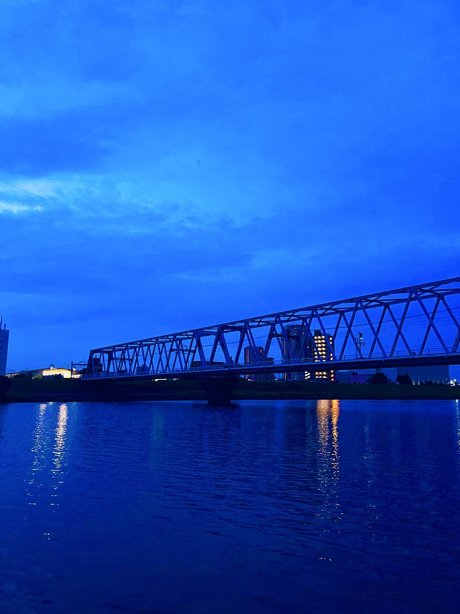 river_windx's tweet photo. 今日は北東の風が心地よく穏やかな酷暑の中休み。
明日から江戸川堤は週末まで納涼花火大会🎆年に一度の大きな人出。
お手伝い頑張ります💦 https://t.co/zAS9j8G12d