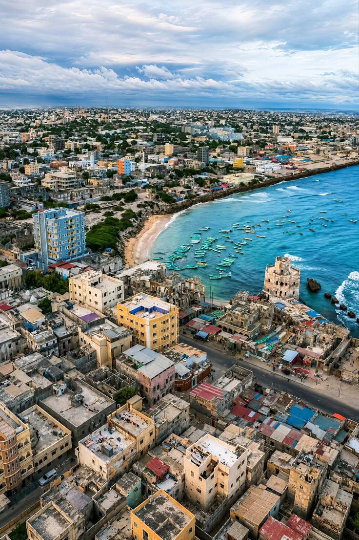 ahme_hashi's tweet photo. A breathtaking drone view of Mogadishu, Somalia 🇸🇴 https://t.co/OOKFsV5P5k