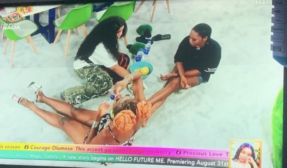 jaggyupdate's tweet photo. The agenda won’t agend for Flora either with this poverty mindset but even other housemate don join am lol 

#BBNaija ~ #BBNS11 ~ Active ~ Neche https://t.co/UbffU2ZBKT