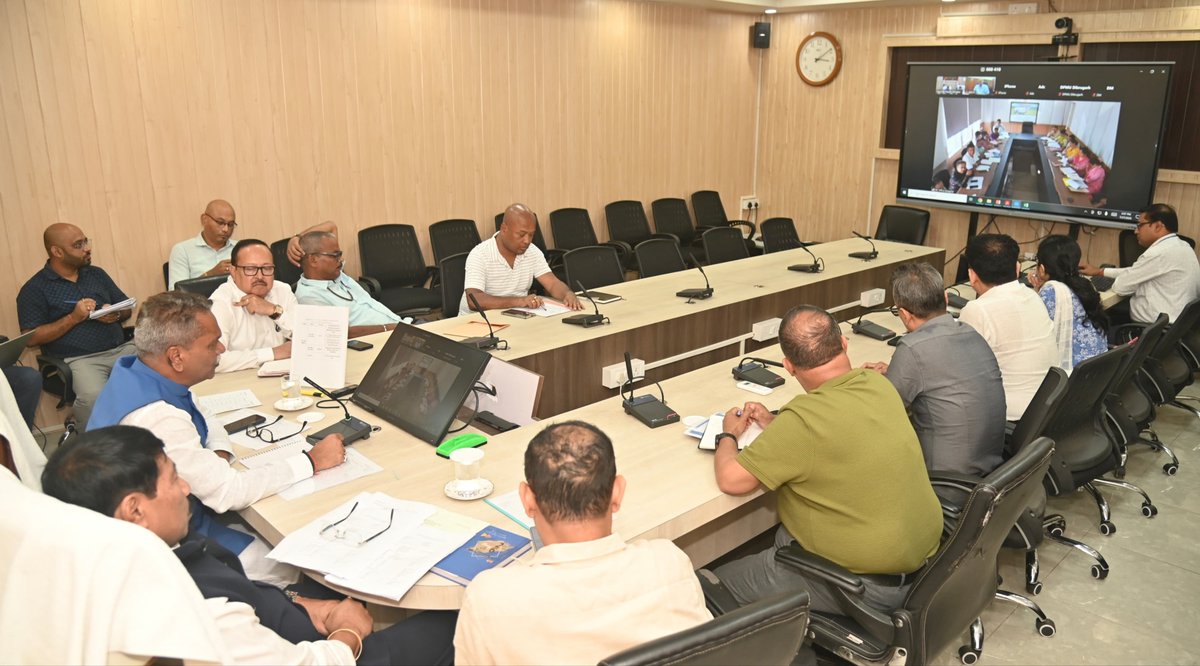 ATULBORA2's tweet photo. Participated in a district-wise and constituency-wise review meeting of the Health Department, chaired by the Hon'ble Minister of Health and Family Welfare, Shri @TheAshokSinghal, at Janata Bhawan today. 

The meeting witnessed extensive discussions on the overall healthcare scenario of the Bokakhat Legislative Assembly constituency and Golaghat district. Important issues deliberated upon included medical infrastructure, availability of adequate doctors and health workers, ensuring improved and timely healthcare services, and various other critical matters related to public health delivery. I also raised several issues pertaining to the health sector of Bokakhat constituency during the meeting.

The meeting was attended by the Hon'ble MLAs of Golaghat district—Shri Mrinal Saikia and Shri Biswajit Phukan—along with concerned officials of the Health Department.

Hon'ble MLAs Shri Chakradhar Gogoi and Shri Binod Hazarika were also present at the meeting.