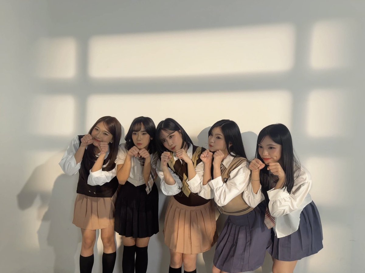 Aralie_JKT48's tweet photo. JURUS RAHASIA TELEPORT 🥹🫶🏻 https://t.co/C8pXpkGTMx