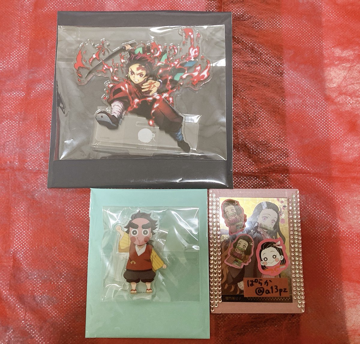a13pz's tweet photo. [交換/譲渡]鬼滅の刃 キービジュアルランダムアクリルスタンド/繋がるアクリルスタンド/アクスタ

譲：炭治郎/小鉄
求：各500円＋送料、画像2〜4枚目
　　＞その他異種禰󠄀豆子

＊交換の場合、差額精算や金額調整不要
＊画像以外のものはお断りする場合あり
＊郵送のみ

よろしくお願いいたします🌸 https://t.co/laYezxU8nP