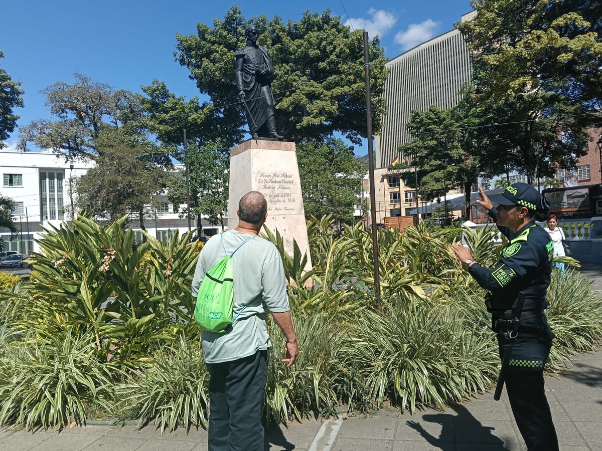 ProteccionPonal's tweet photo. Reforzamos las acciones de prevención en #Ibagué mediante jornadas de sensibilización que promueven el respeto, la conservación y el sentido de pertenencia hacia los bienes patrimoniales de la Ciudad Musical👏💚.
#TurismoSeguro https://t.co/yylctBbruf