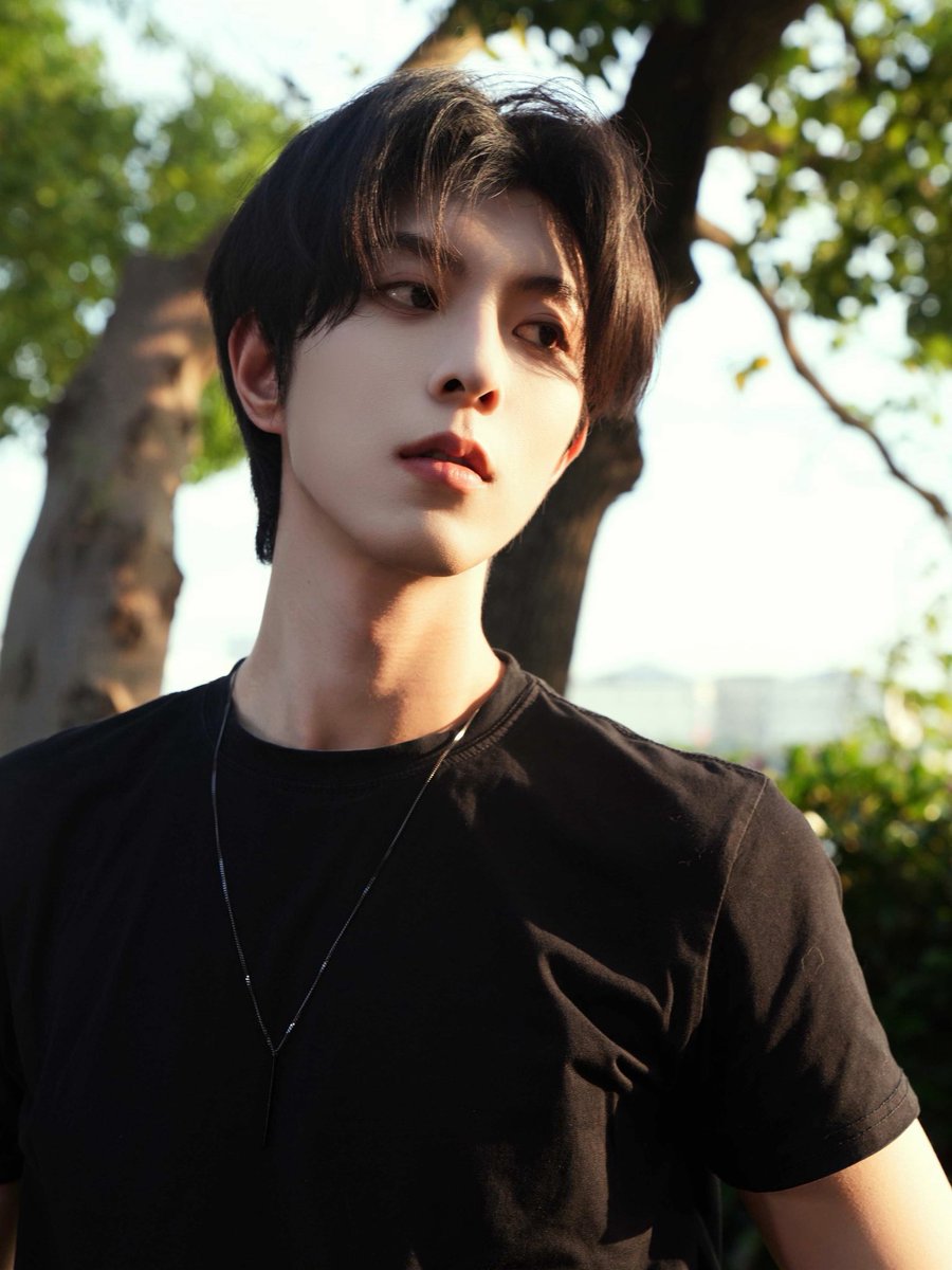QiuQiuHomeTH's tweet photo. [27.07.2026] WEIBO | 邱鼎杰_kipuka UPDATE

จะคอยก้าวเดินไปด้วยกันบนเส้นทางที่แสนยาวไกล 🍃

🔗 https://t.co/ufQLTwPsCN

#KipukaQiu #QiuDingJie https://t.co/mx6sUWcTxe