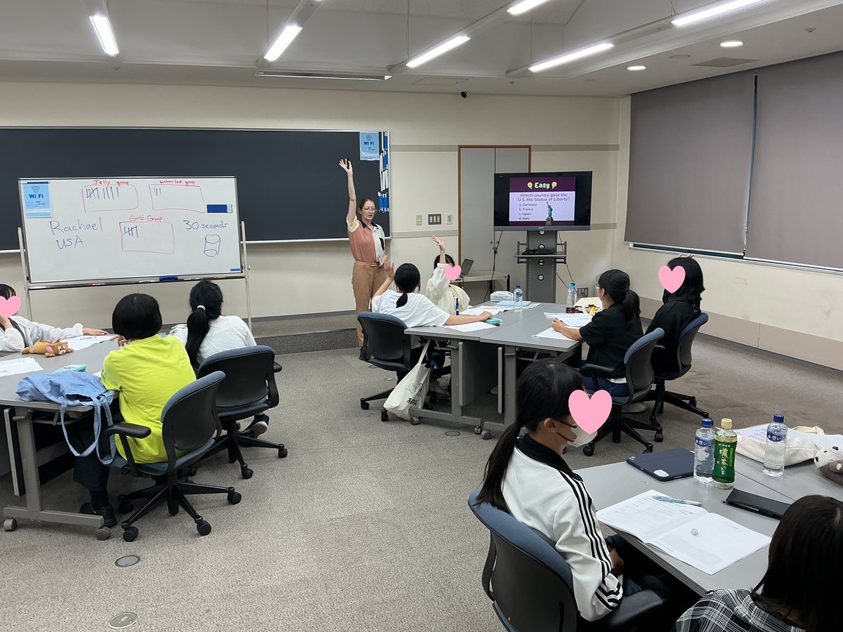 nbj2341's tweet photo. 【校長発信2026-154】
「中1イングリッシュキャンプ1日目-2」
研修地に到着後、昼食をとりオープニングセレモニー、そしてすぐにグループレッスンに入りました。 https://t.co/X5UnaIggw7