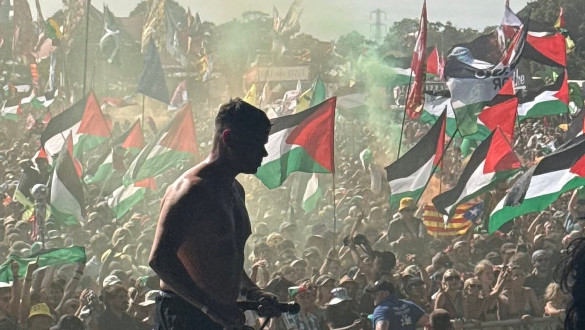 ESPRIMO7's tweet photo. 世界中の音楽フェスでFREE　PALESTINAが合言葉に成っていますね https://t.co/gSvjRWEz1W