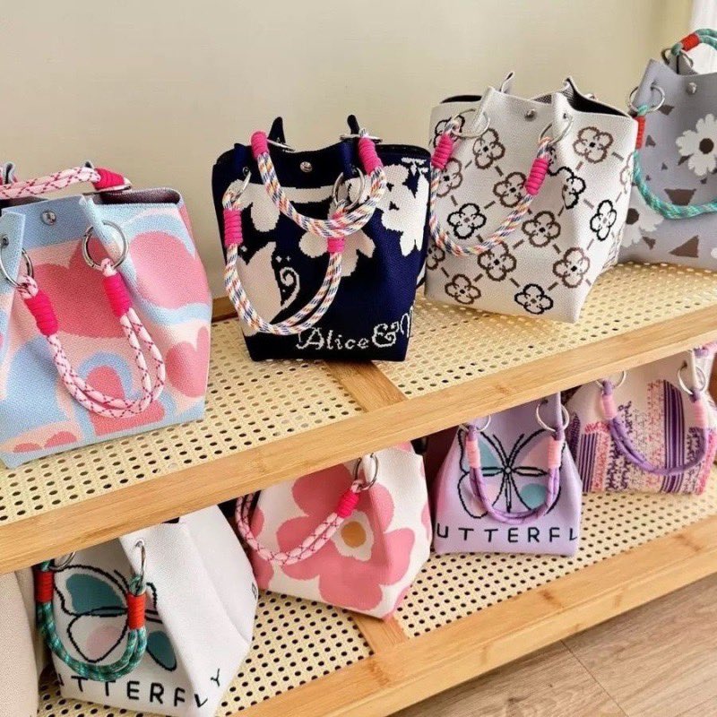 cffe_icee's tweet photo. KAGET TOTE BAG SELUCU INI HARGANYA MURCE BANGET❓‼️ https://t.co/BurUeKwPWl