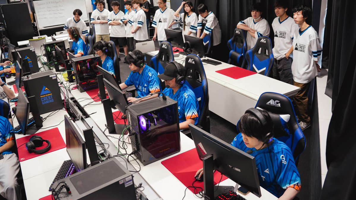 crest_gaming's tweet photo. 【 #VALORANT 】

25日‐26日  #VCJ2026 CGZブースへ足を運んでいただき、ありがとうございました。今シーズン応援いただいた皆様と直接ブースでお会いでき、選手一同大変励みになりました。

また27日には #総合学園ヒューマンアカデミー の全国12校舎の学生達へのセミナーとスカーミッシュ対決🔥
本日戦った学生達の中から、未来のプロプレイヤーが現れることを楽しみにしています👀

#CGZWIN