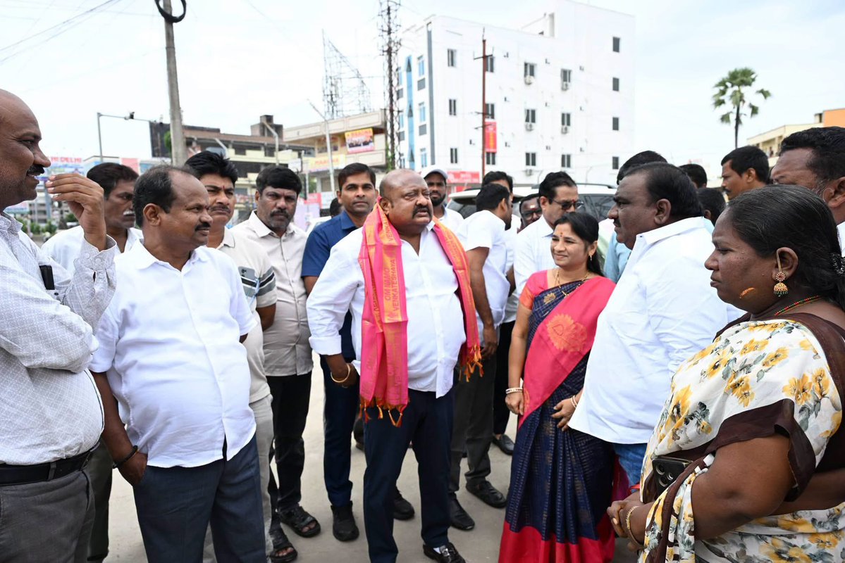 GangulaBRS's tweet photo. కరీంనగర్ జిల్లా కేంద్రంలోని 19వ డివిజన్లో గల రేకుర్తి చౌరస్తా వద్ద మంచినీటి పైపు లైను నిర్మాణం కోసం భూమి పూజ చేయడం జరిగింది. https://t.co/NyTME9bkyA