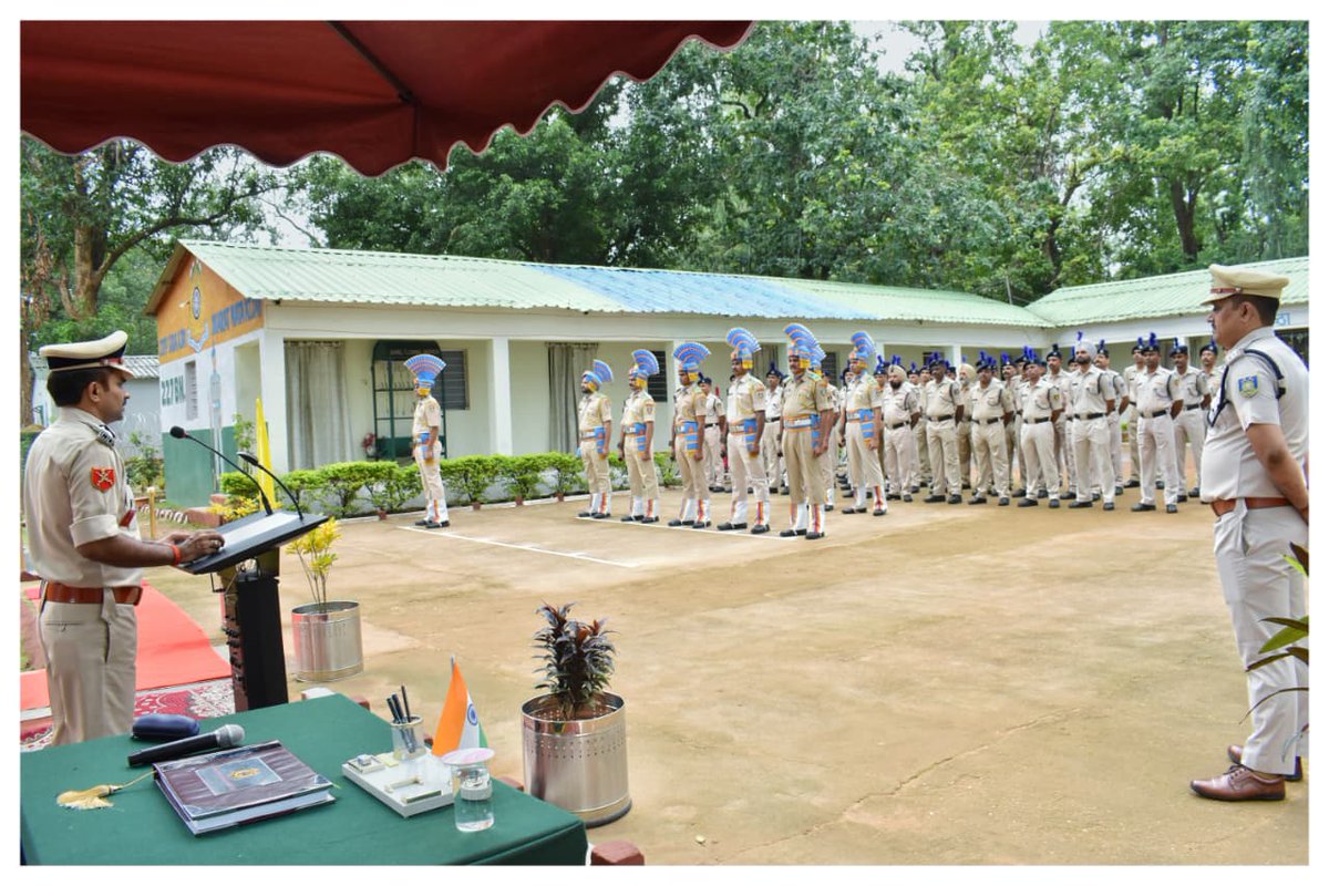 Hqr227's tweet photo. 227Bn ने तोंगपाल स्थित मुख्य में पूरे जोश के साथ88वां #CRPF स्थापना दिवस मनाया।इस मौकेपर अधिकारियों एवं जवानों की उपस्थिति में श्री गोपाल कुमार गुप्ता कमांoने शहीदों को श्रद्धांजलि दी और सैनिक सम्मेलन को संबोधित किया साथ ही राष्ट्र सेवा के प्रतिCRPFकी अटूट प्रतिबद्धता को दोहराया| https://t.co/lGOa5pCigY