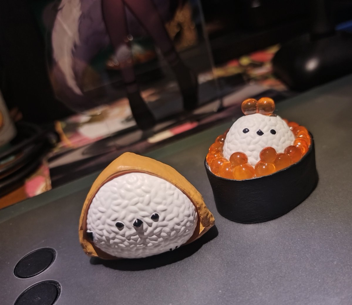 hrk_cos's tweet photo. 可愛くて衝動的に回してしまったシマエナガ寿司 https://t.co/JRGFwgL12E