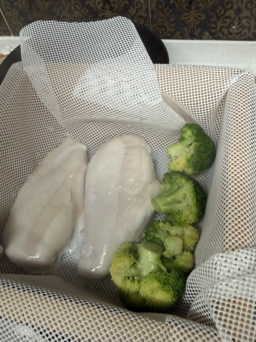 topiko_s2's tweet photo. 鶏胸肉260g
ブロッコリー🥦 https://t.co/f3dXrpXVes