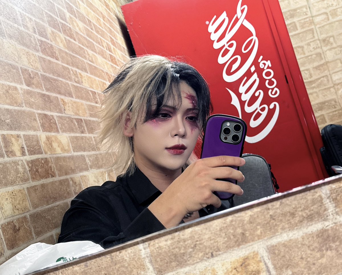 kuronek_hak's tweet photo. 7/27池袋BLACKHOLEありがとう！

最近顔に赤がいる割合が多い🙄 https://t.co/zeu3wRNrEc
