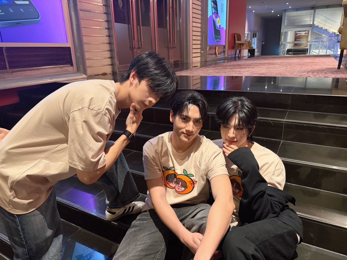 madcatmadcat's tweet photo. ลาเต้ต้องกินคู่ขนมปัง หรือขนมปังต้องกินคู่คนสวย🧐 https://t.co/Kk6WZTXMVR