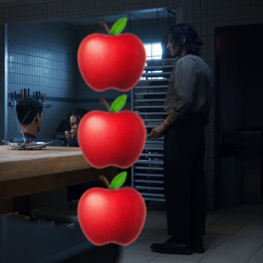 rkivedem_'s tweet photo. three apples tall https://t.co/7KRbMKe18o