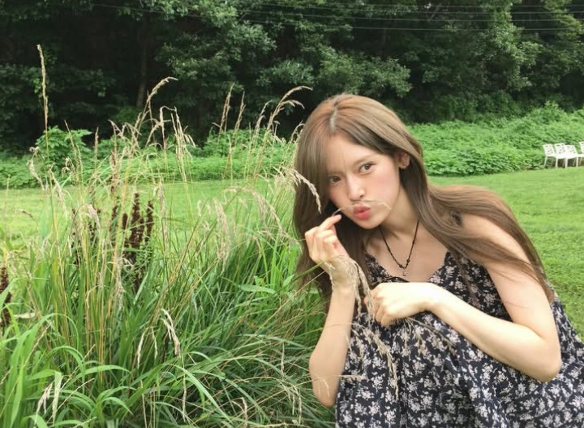 yoosilver's tweet photo. Summer girl💚 #고은 #KOEUN #letsgoeunn https://t.co/UTWJRxlVYY