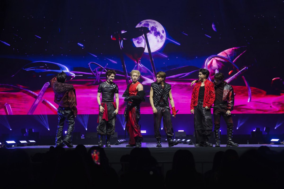 Spectacle_Con's tweet photo. ภาพรวมบรรยากาศ SPECTACLE CONCERT2 ขอบคุณศิลปินและแฟนเพลงที่มาร่วมสนุกในครั้งนี้ แล้วพบกันใหม่โอกาสหน้า 🫶🏻✨🎶

SPECTACLE CONCERT2
T-POP BOY GROUPS CONCERT
🗓️ 26 กรกฎาคม 2569
📌 One Bangkok Forum Hall

#SPECTACLECONCERT2
#TPOPBOYGROUPCONCERT
#THEUNSTOPPABLE https://t.co/8VvK6O3yLE