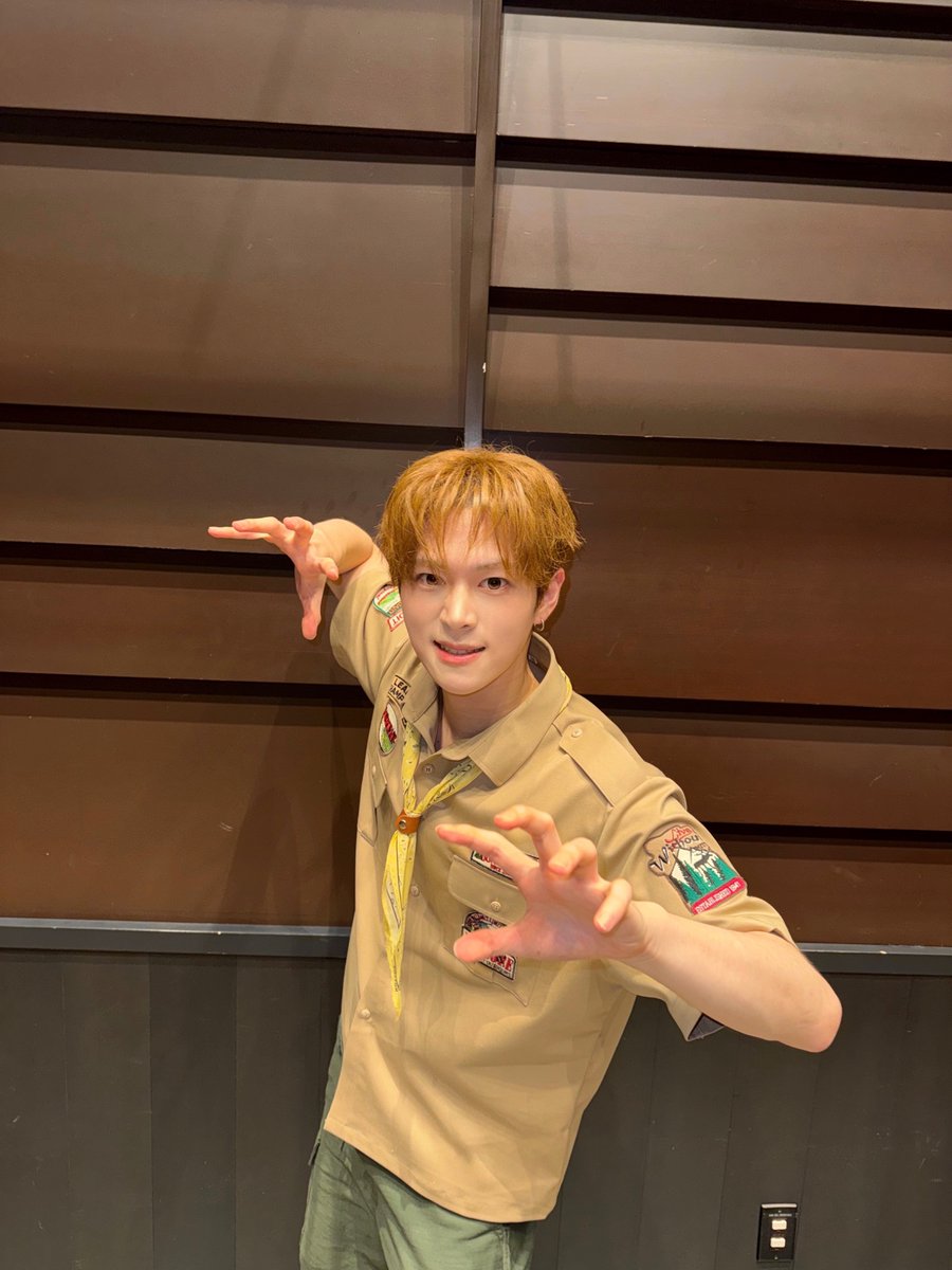 ADAP_offcl's tweet photo. 안녕하세요, 에이댑 재영입니다ㅏ🐅

어쩌면 그냥 지나갈 수도 있었던 하루였을 텐데, 그 하루를 우리에게 써주고 함께해주신 덕분에 ‘데뷔 미션 성공’이라는 결과까지 만들어낼 수 있었습니다!

여러분께 고마운 마음이 너무나 크고, 여러분이 보내주시는 시간과 마음은 저희에게 절대 당연한 것이 아닙니다! 하루하루 큰 의미로 남아 있습니다🫶

여러분이 저희를 믿고 기다려주시는 만큼, 저희도 여러분께 더 좋은 에너지와 행복을 전해드릴 수 있는 사람이 되고 싶습니다!!🍀

한국 팬미팅도, 데뷔도, 앞으로 무엇이든 전력을 다하겠습니다ㅏㅏ
곧 만나요 우리 🪽

#ADAP #에이댑
#재영 #JAEYOUNG
#ALL_DREAMS_ARE_POSSIBLE