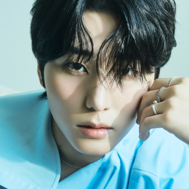 kchartsmaster's tweet photo. Young K is currently charting all 15 tracks from “YOUNGEST” on MelOn TOP100:

#13 Shut The Door
#31 Marionette
#32 F world
#33 Anthem
#37 Hey Honey
#45 SPIKE
#46 A Hundred Whys For Goodbye
#47 Yonge St.
#50 million reasons
#60 Drivin' Into Hell
#61 Goodbye, Love
#67 Heading Home
#74 whatever
#76 Gypsophilla
#83 Ordinary Days