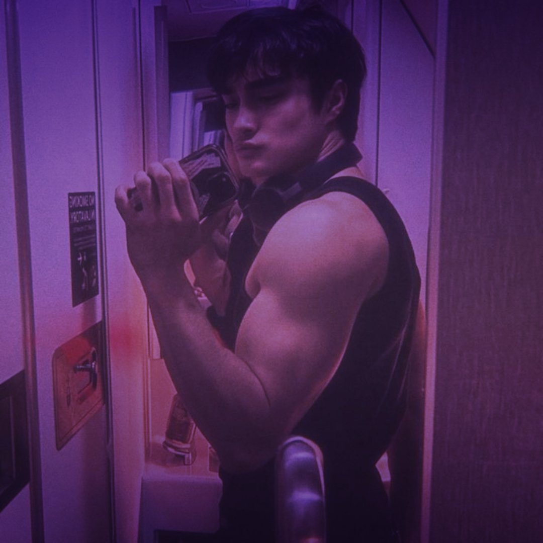 DOGG1ESLUT's tweet photo. ㅤㅤㅤㅤㅤㅤㅤ
ㅤㅤㅤ𝘞𝘢𝘯𝘯𝘢 𝘤𝘰𝘮𝘦?... ☆
ㅤㅤㅤㅤㅤㅤㅤ
🎩: Incluso después ir al gimnasio, Max quiere seguir haciendo un poco más de cardio. 

🃏: Even after going to the gym, Max still wants to do a little more cardio. https://t.co/5cJxn0Xlr9