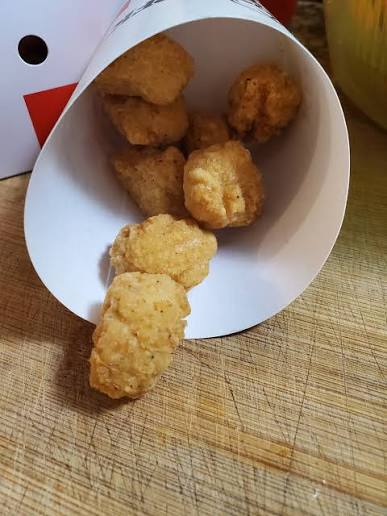 helloiampurpl's tweet photo. @PokeCommercials That popcorn chicken looks so much better than the sorry ass soggy stuff they sell now https://t.co/n0PsWU5Lx8