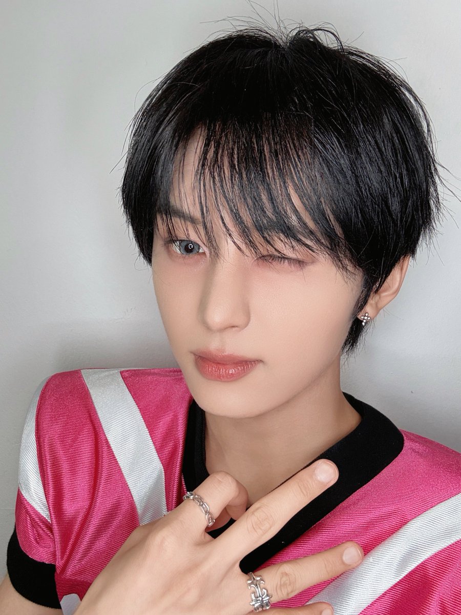 nouera_official's tweet photo. 💭_

[#린] 드디어 정식으로 돌아왔어요~! 오랜 준비 끝에 드디어 여러분을 만나게 되었어요. 이번에도 최선을 다해서 더 좋은 모습을 보여드릴게요❤️‍🔥 많이 응원해 주시고 사랑해 주세요!.exe

[#판] 드디어 오늘 컴백했다~ 벌써 네 번째 미니 앨범이라니 아직도 믿기지 않아요…… 노바들 MV는 봤어요? 어땠어요? 마음에 들었어요? 이번 [.exe] 활동도 멋진 무대 많이 보여드릴 수 있도록 열심히 할게! 많이 기대해 줘용~.exe💥💥

[#미라쿠] NovA~!!!저희 [.exe]로 컴백했습니다~!!!
이번 컴백 많이 기대하고 기다려주셔서 너무 너무 감사드리고 오늘 쇼케이스에 와주신 분들도 온라인으로 봐주신 분들도 정말 감사드립니다!!! NovA분들이 기다려주신 만큼 저도 열심히 준비했고 앞으로 활동들도 더 많은 모습 보여드릴 수 있도록 늘 열심히 하겠습니다!!!
NovA분들도 건강하게 함께 달려주셨으면 감사하겠습니다!!!
이번 [.exe] 활동도 잘 부탁드립니다!!!!.exe

#NouerA #누에라 #ヌエラ
#exe